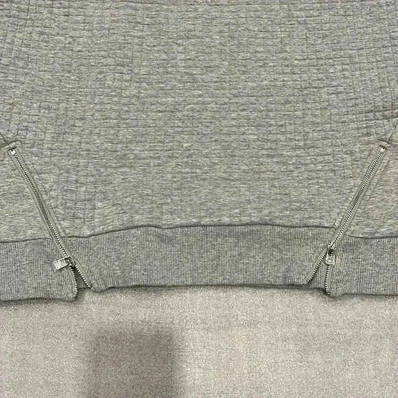 ❤️2/$30❤️[XL]Diadora Cropped  Pull Over Gray Sweatshirt - Picture 3 of 3